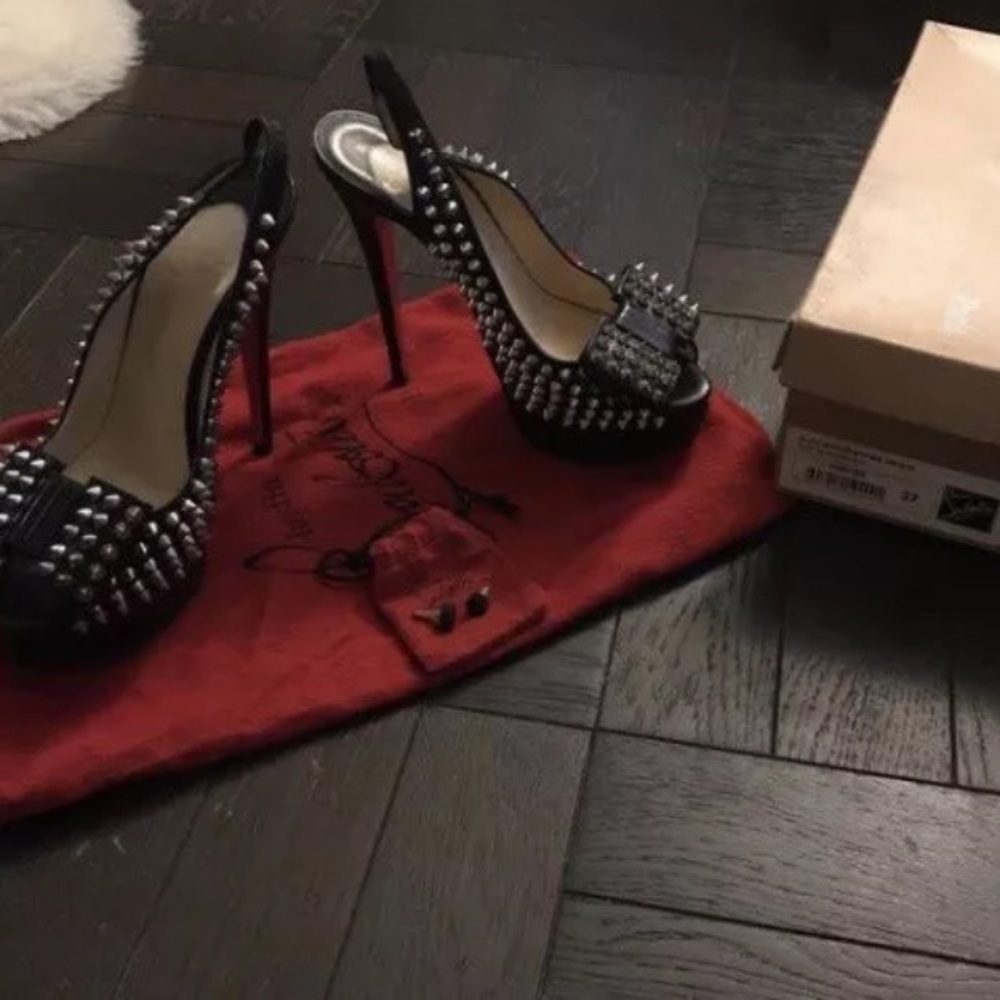 Christian Louboutin Clou Noeud Spikes 150